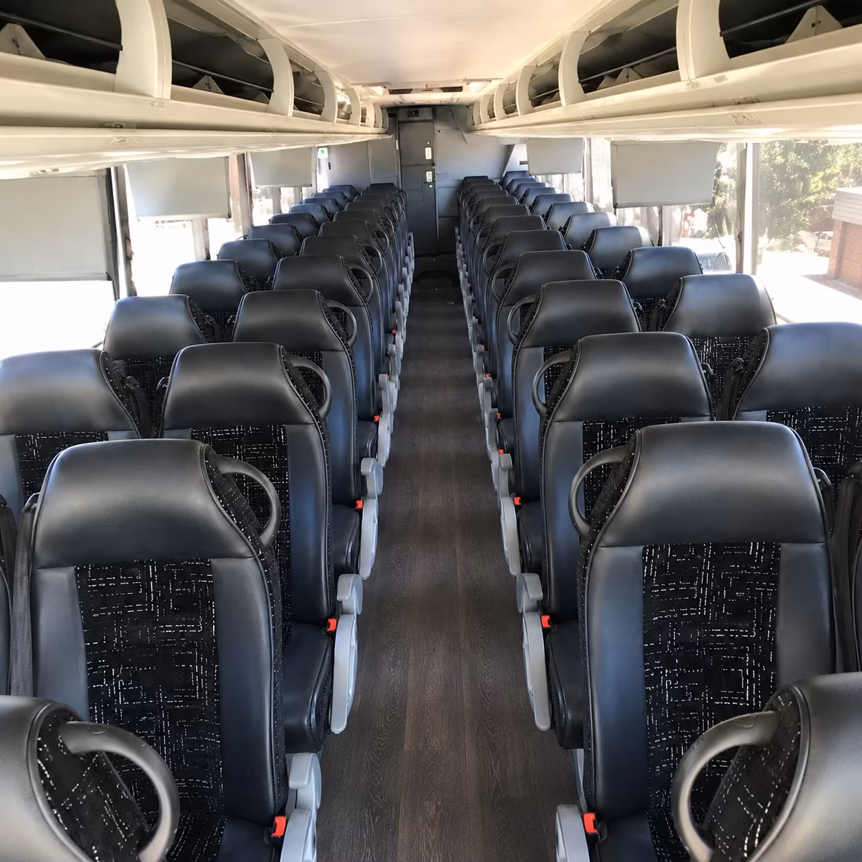 charter buses to the bronx zoo and new york botanical garden from new rochelle