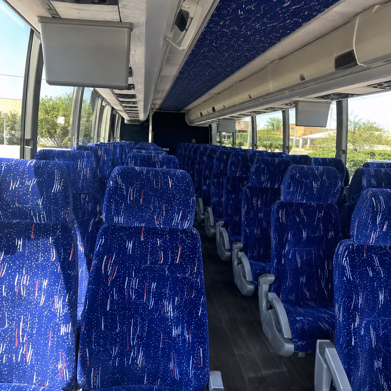 jfk and newark liberty airport charter buses for new rochelle groups