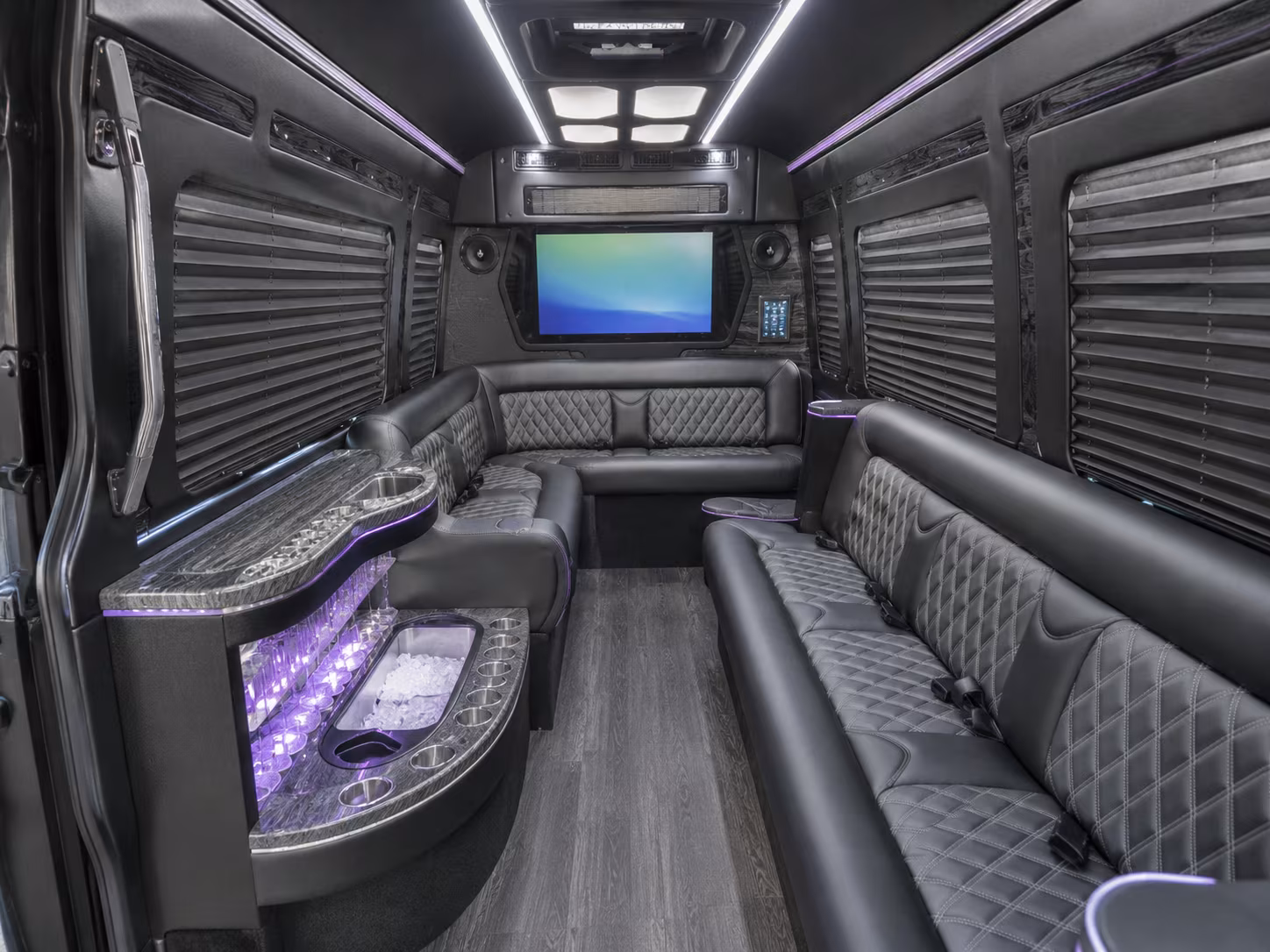 new rochelle 28 passenger party bus